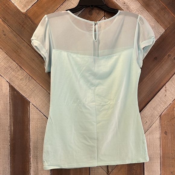 Women’s Express shirt, Size M - Picture 2 of 2